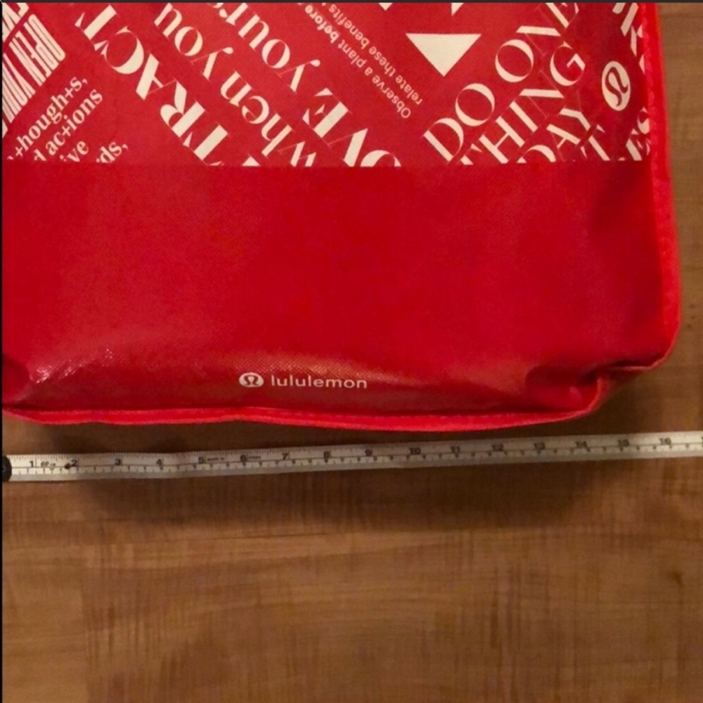 Large lululemon bag - Picture 3 of 4